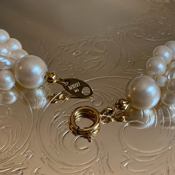 Vintage Trifari Pearl Necklace - Picture 11 of 15